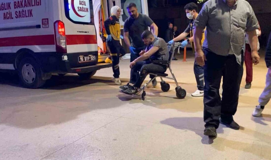 Bursa’nın İnegöl ilçesinde, seyir halindeyken fenalaşan sürücünün kontrolünden çıkan otomobil;