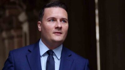 İngiltere’de Başbakan Keir Starmer hükümetinin yerel seçimlerde aldığı yenilginin ardından