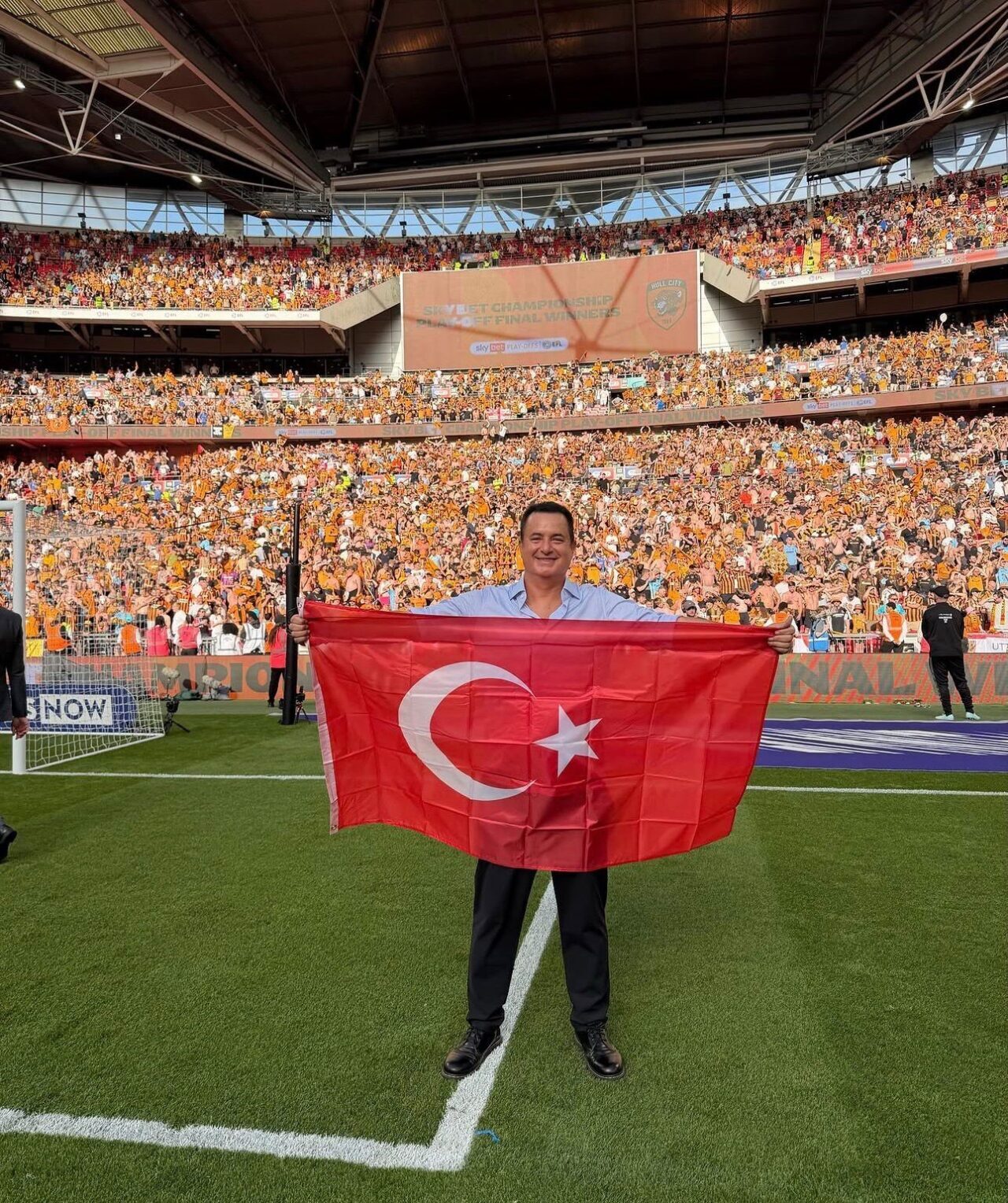 Hull City’nin Premier Lig’e yükselmesinin ardından kutlamaların adresi Hull şehir