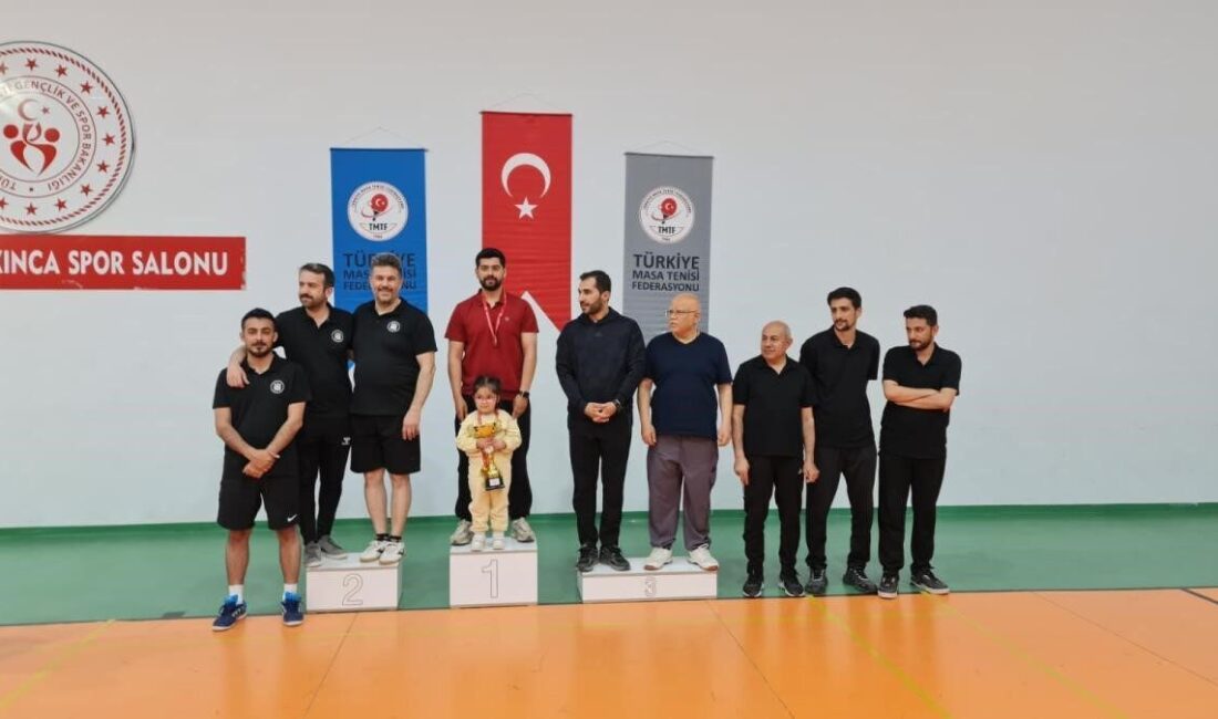 İnönü Üniversitesi, Malatya’da düzenlenen Masa Tenisi Kurumlar Ligi’ni ikinci sırada