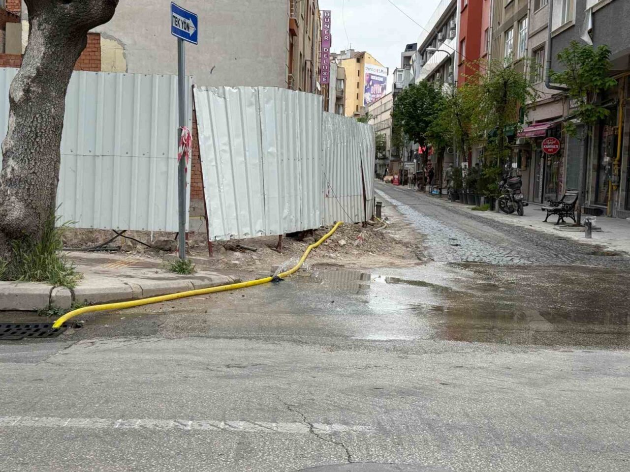 Eskişehir’de bir inşaat sahasında kullanılan su tahliye hortumunun patlaması sonucu