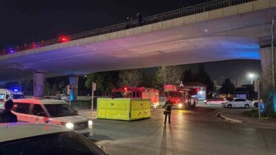 Kayseri’nin Kocasinan ilçesinde intihar etmek için köprüye çıkan şahsı polis