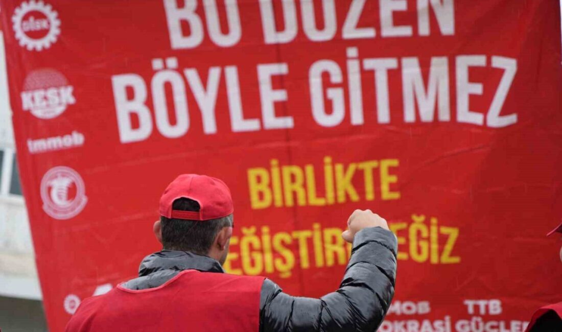 Kocaeli’de sendikalar ve meslek örgütlerinin çağrısıyla bir araya gelen gruplar,