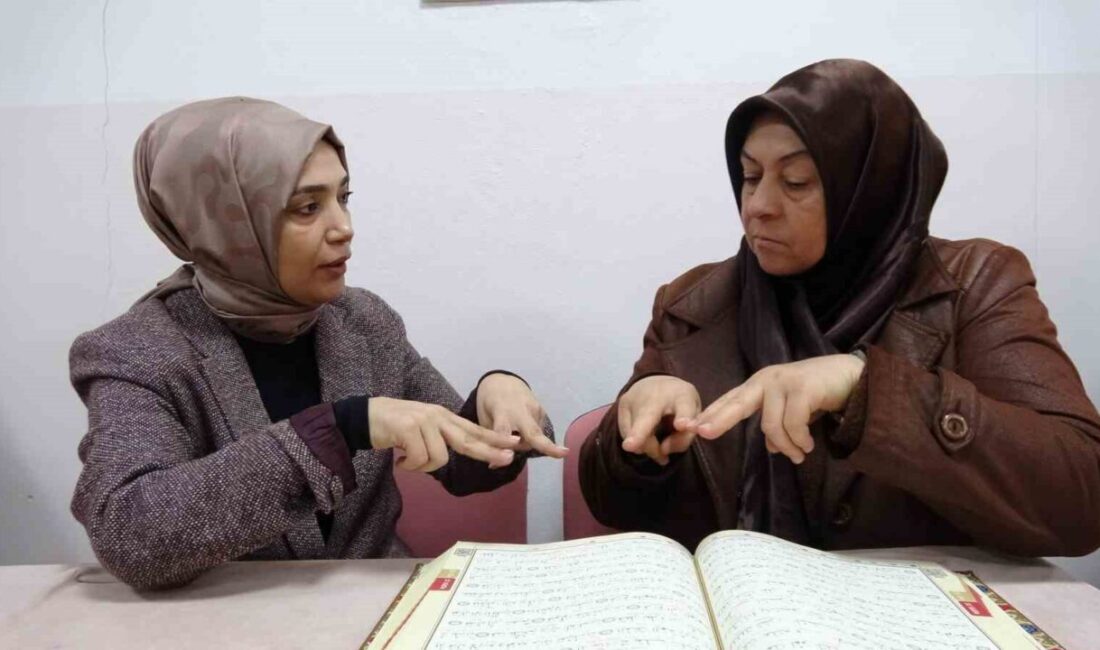 Gaziantep’te çocukluğundan beri Kur’an-ı Kerim öğrenmek isteyen işitme engelli kadın,