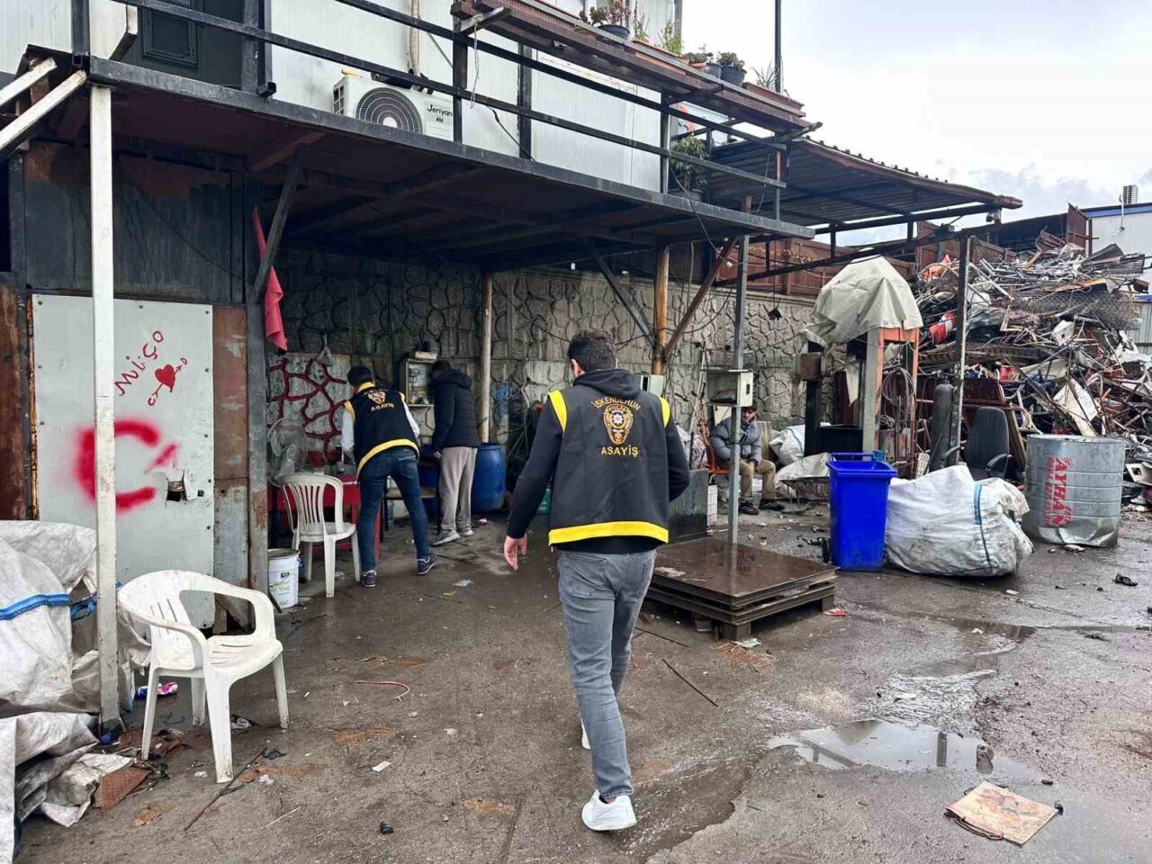 Hatay’da polis ekipleri tarafından İskenderun ve Dörtyol ilçelerinde faaliyet gösteren