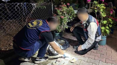 Hatay’da jandarma ekipleri tarafından uyuşturucu tacirine yönelik gerçekleştirilen operasyonunda uyuşturucu