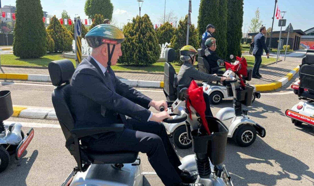 İstanbul Valisi Davut Gül, Trafik Haftası kapsamında Ümraniye Belediyesi tarafından