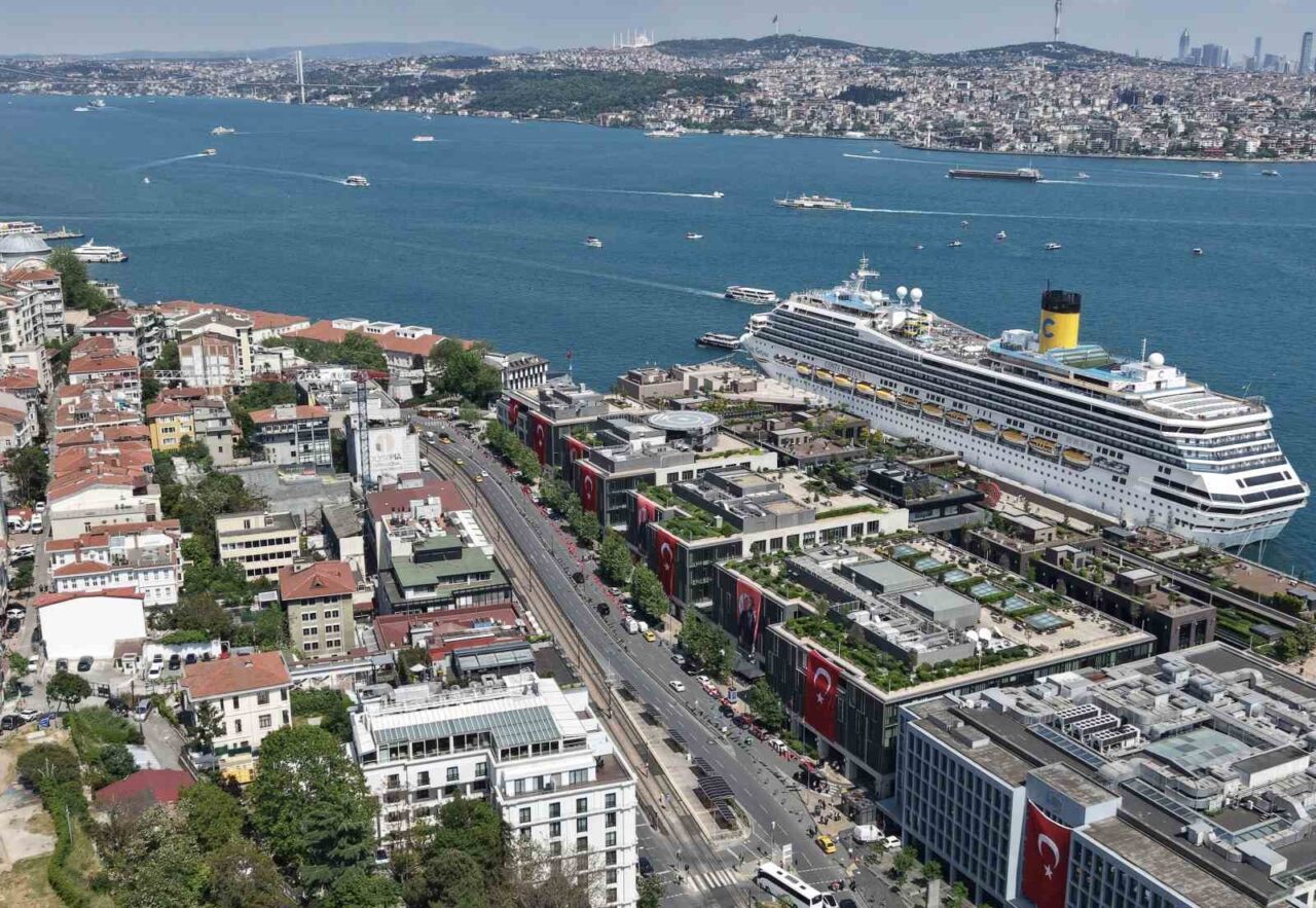 İstanbul, 19 Mayıs Gençlik ve Spor Bayramı kutlamaları kapsamında Türk