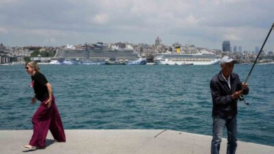 İstanbul’da Galataport ve Sarayburnu Limanı’na aynı anda yanaşan dev kruvaziyer