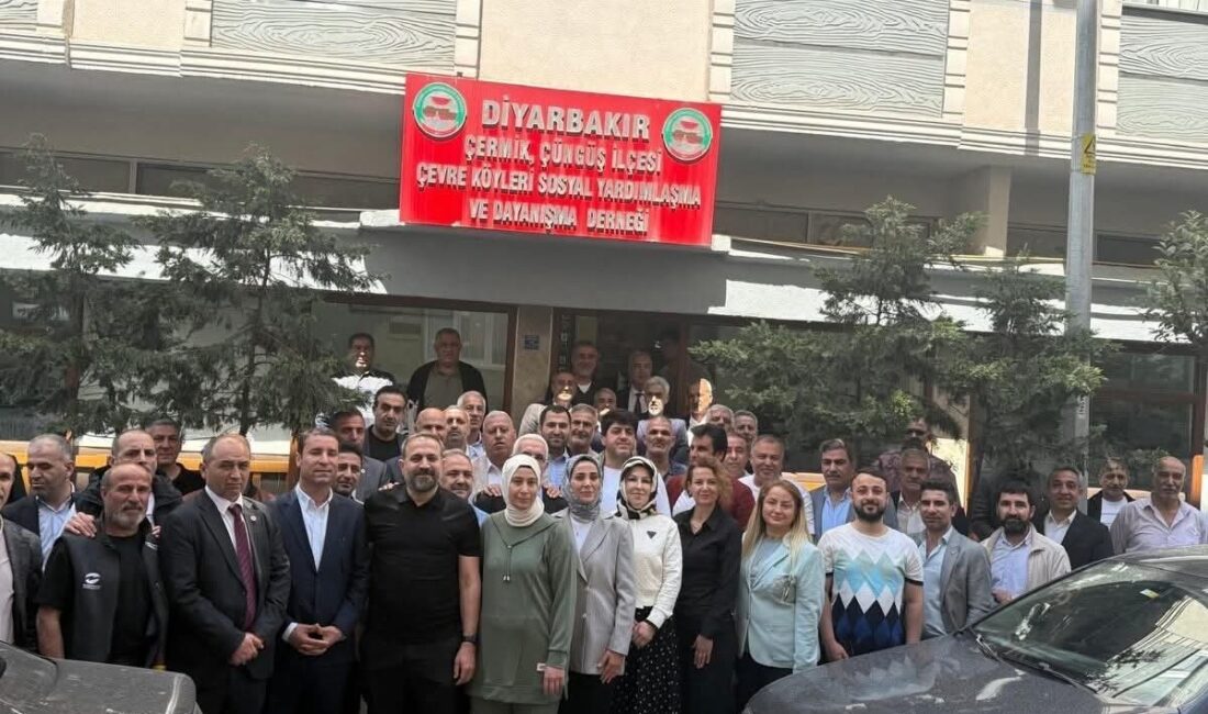 İstanbul’da yaşayan Diyarbakırlılar kahvaltı etkinliğinde bir araya geldi. Diyarbakır Çermik,