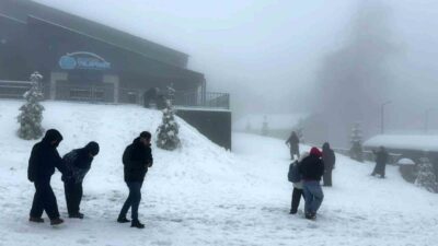 Kocaeli’de hava sıcaklıklarının mevsim normallerinin altına düşmesiyle yüksek kesimlerde kar