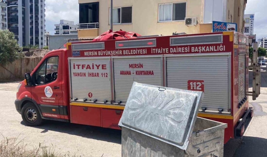 Mersin’in Erdemli ilçesinde bir apartmandaki spot eşya satan dükkanının arkasındaki