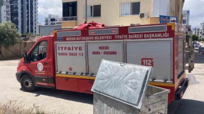 Mersin’in Erdemli ilçesinde bir apartmandaki spot eşya satan dükkanının arkasındaki