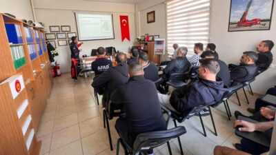 Erzincan Belediyesi İtfaiye Müdürlüğü personeline yönelik eğitim programlarının devam ettiği