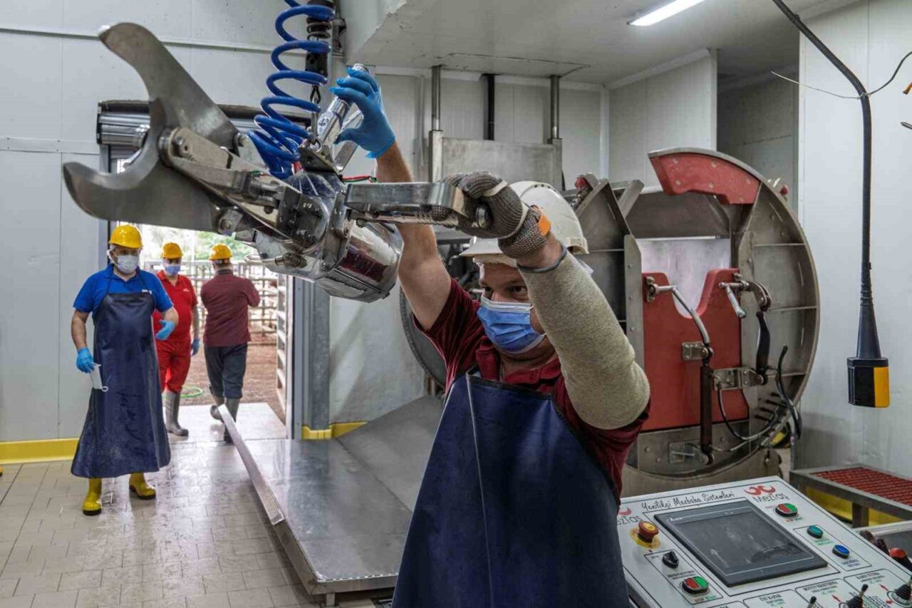 İzmir Büyükşehir Belediyesi, sağlıklı, güvenli ve huzurlu bir Kurban Bayramı
