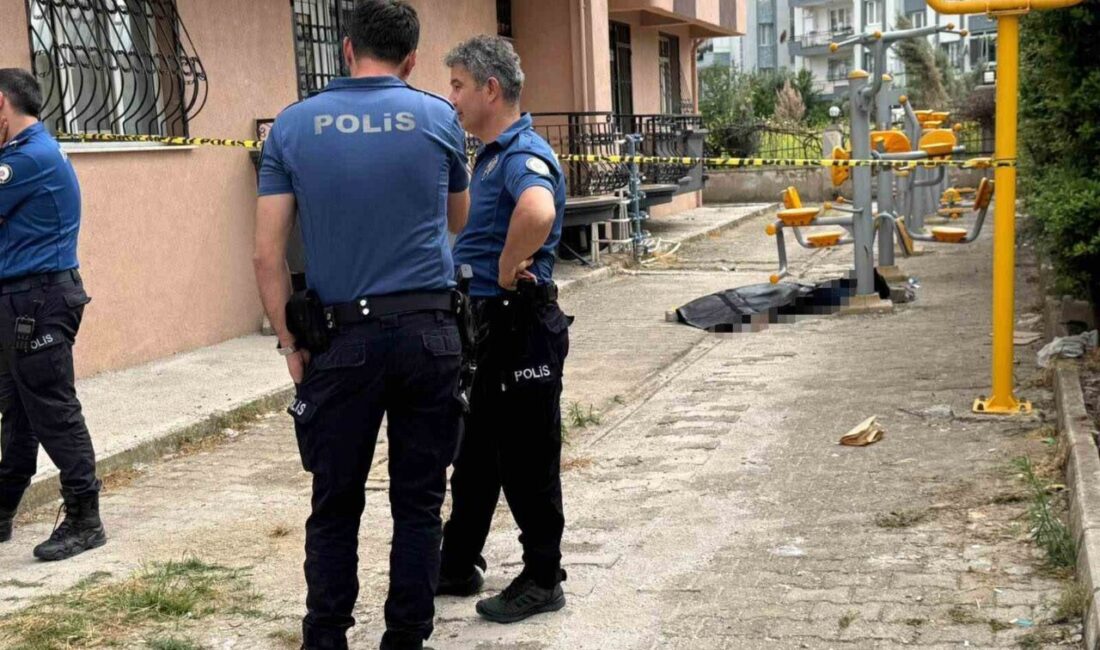 İzmir’in Torbalı ilçesinde eşiyle birlikte cam sildiği sırada dengesini kaybederek