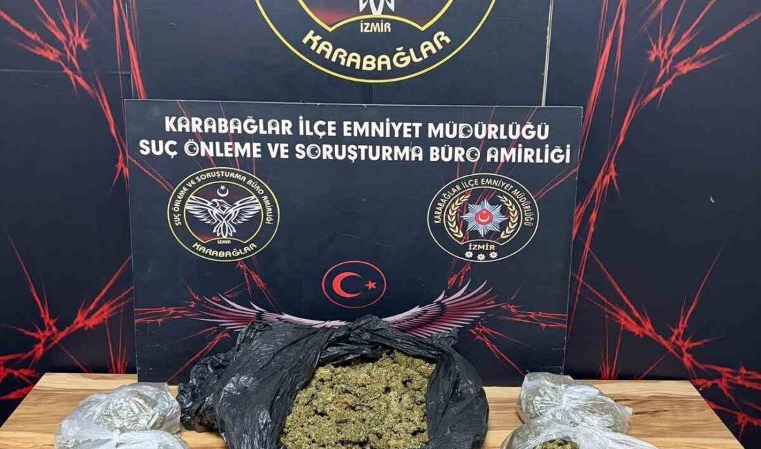 İzmir’in Karabağlar ilçesinde motosikletle uyuşturucu sevkiyatı yaparken polis ekiplerinden kaçmaya