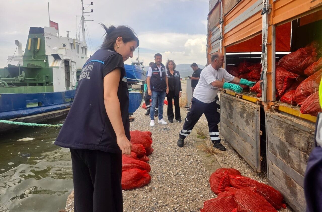 İzmir’de, Tarım ve Orman Müdürlüğü ekipleri tarafından il genelinde gerçekleştirilen