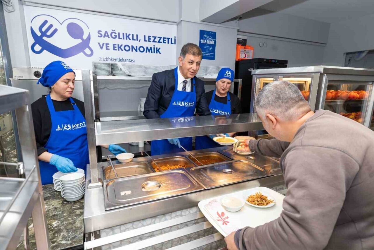 İzmir Büyükşehir Belediyesi’nin sosyal belediyecilik anlayışıyla hizmete aldığı Kent Lokantaları,