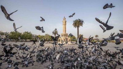 İzmir Büyükşehir Belediyesi, “İki Çizgi Arasında: Geleceğin İzmir’ine Bugünden Bir
