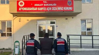 Afyonkarahisar’da çeşitli suçlardan aranan ve jandarma tarafından yakalanan 45 kişiden