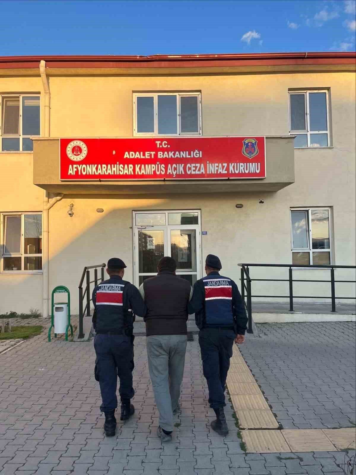 Afyonkarahisar’da çeşitli suçlardan aranan ve jandarma tarafından yakalanan 45 kişiden