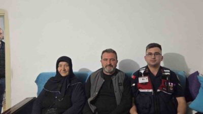 Eskişehir’de jandarma ekipleri, gazi Muhittin Bayır’ı evinde ziyaret etti. Kırka