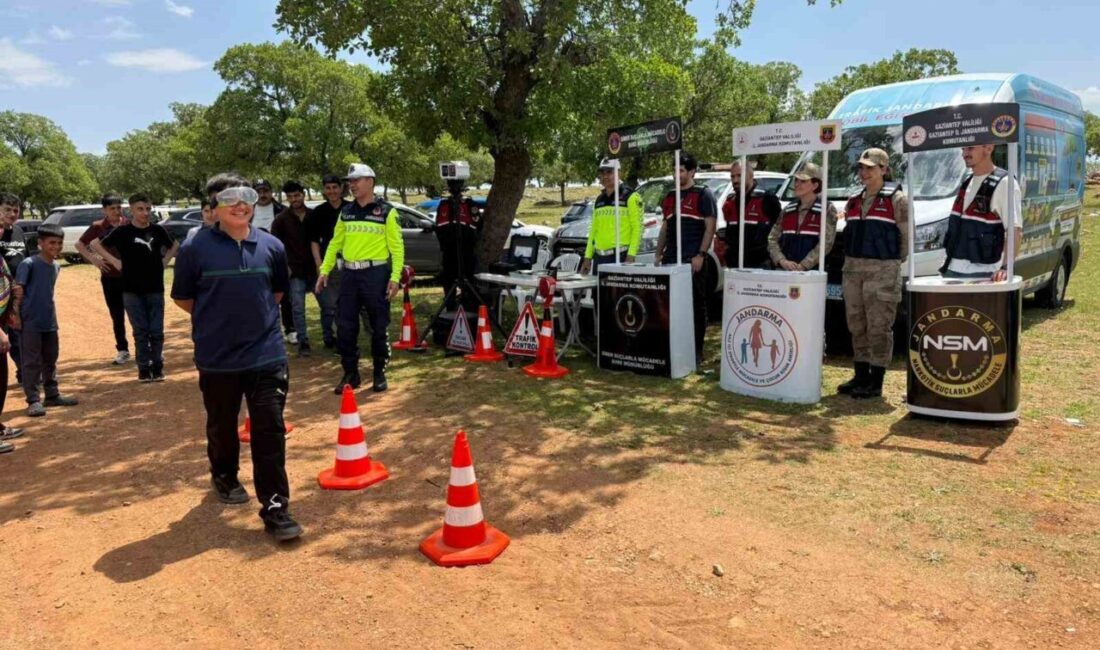 Gaziantep İl Jandarma Komutanlığı ekipleri, Yavuzeli ilçesinde düzenlenen bahar şenliklerinde