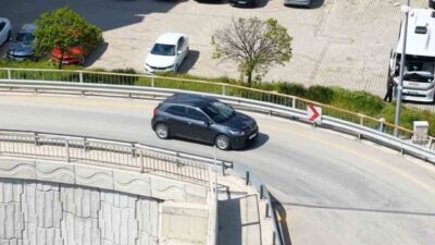 Kırıkkale’de trafik uygulamasını fark edince geri manevra yaparak kaçmaya çalışan