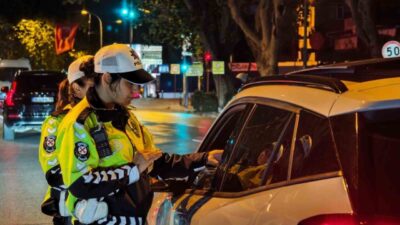 Kurban Bayramı nedeniyle Kadıköy’de oluşan yoğunluk sonrası trafik ekipleri denetimlerini