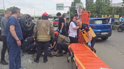 Kadıköy’de seyir halinde olan bir otomobil sürücüsünün direksiyon başında rahatsızlanması