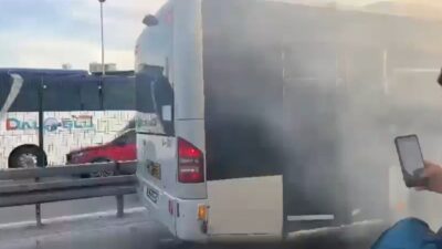 Kağıthane’’de bir metrobüsün motor kısmında çıkan yangın paniğe sebep oldu.