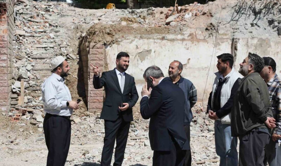 Kağıthane’de riskli olduğu tespit edilen Nurtepe Merkez Camii yıkılarak yeniden