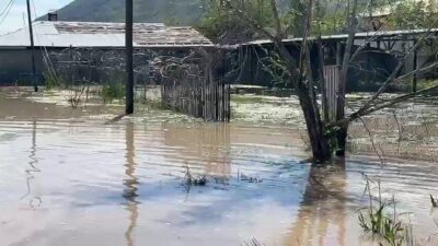 Kars’ın Kağızman ilçesine bağlı Akçay köyünde baraj taşkını nedeniyle çok