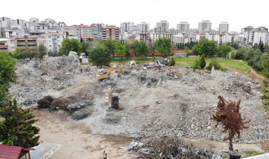 Kahramanmaraş’ın simge nokta ve yapılarından biri olan Necip Fazıl Kısakürek
