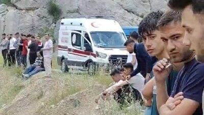 Kahramanmaraş’ın Onikişubat ilçesinde balık tutarken dengesini kaybederek nehre düşen şahsı