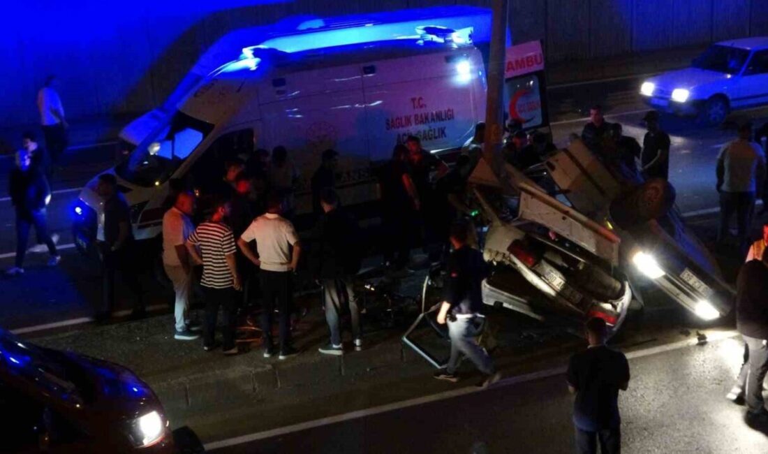 KAHRAMANMARAŞ (İHA) – Kahramanmaraş’ta kontrolden çıkan otomobil orta refüjdeki aydınlatma