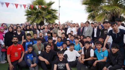 Kahta Belediyesi Gençlik Meclisi tarafından düzenlenen “Tecrübe Paylaşımı Kariyer Buluşması”