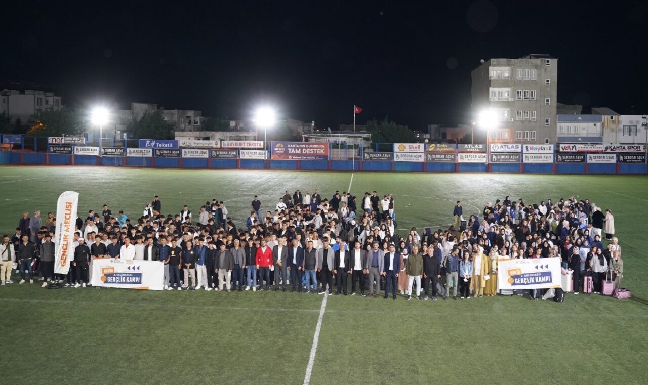 Adıyaman’ın Kahta ilçe Belediyesi Gençlik Meclisi tarafından düzenlenen 2. Geleneksel