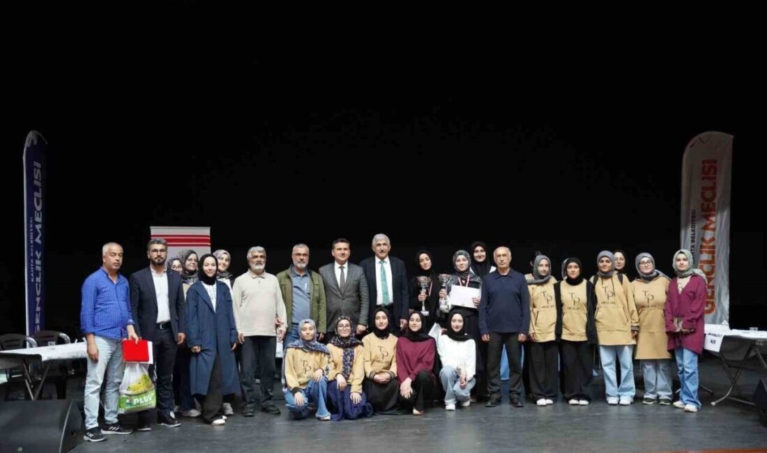 Adıyaman Kahta Belediyesi’nin katkılarıyla, Gençlik Meclisi tarafından düzenlenen liseler arası