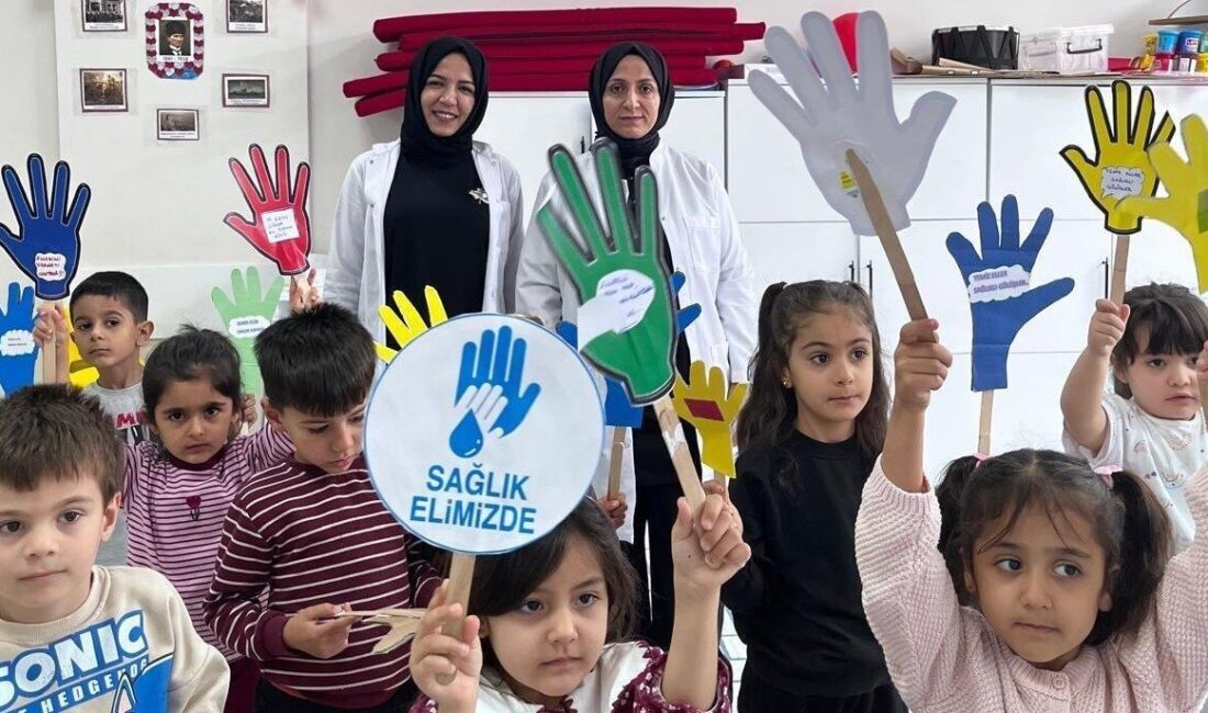 Adıyaman’ın Kahta ilçesinde Kardelenler Anaokulu öğrencilerine, 5 Mayıs Dünya El