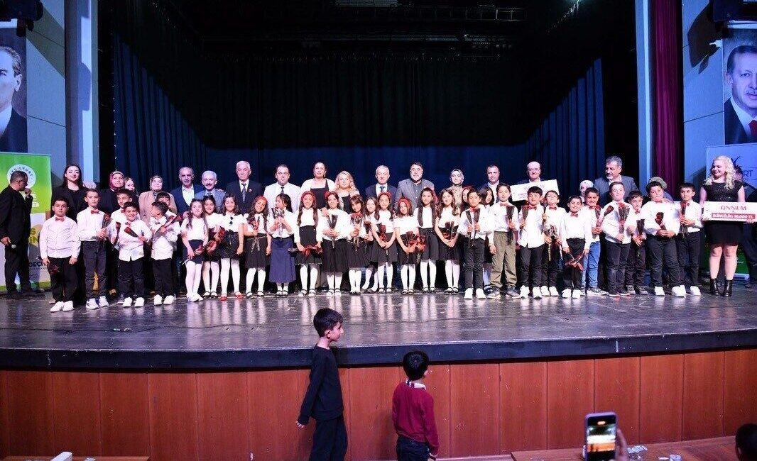 Yeşilyurt Belediyesi ile Yeşilyurt Kent Konseyi iş birliğinde Anneler Günü’nün