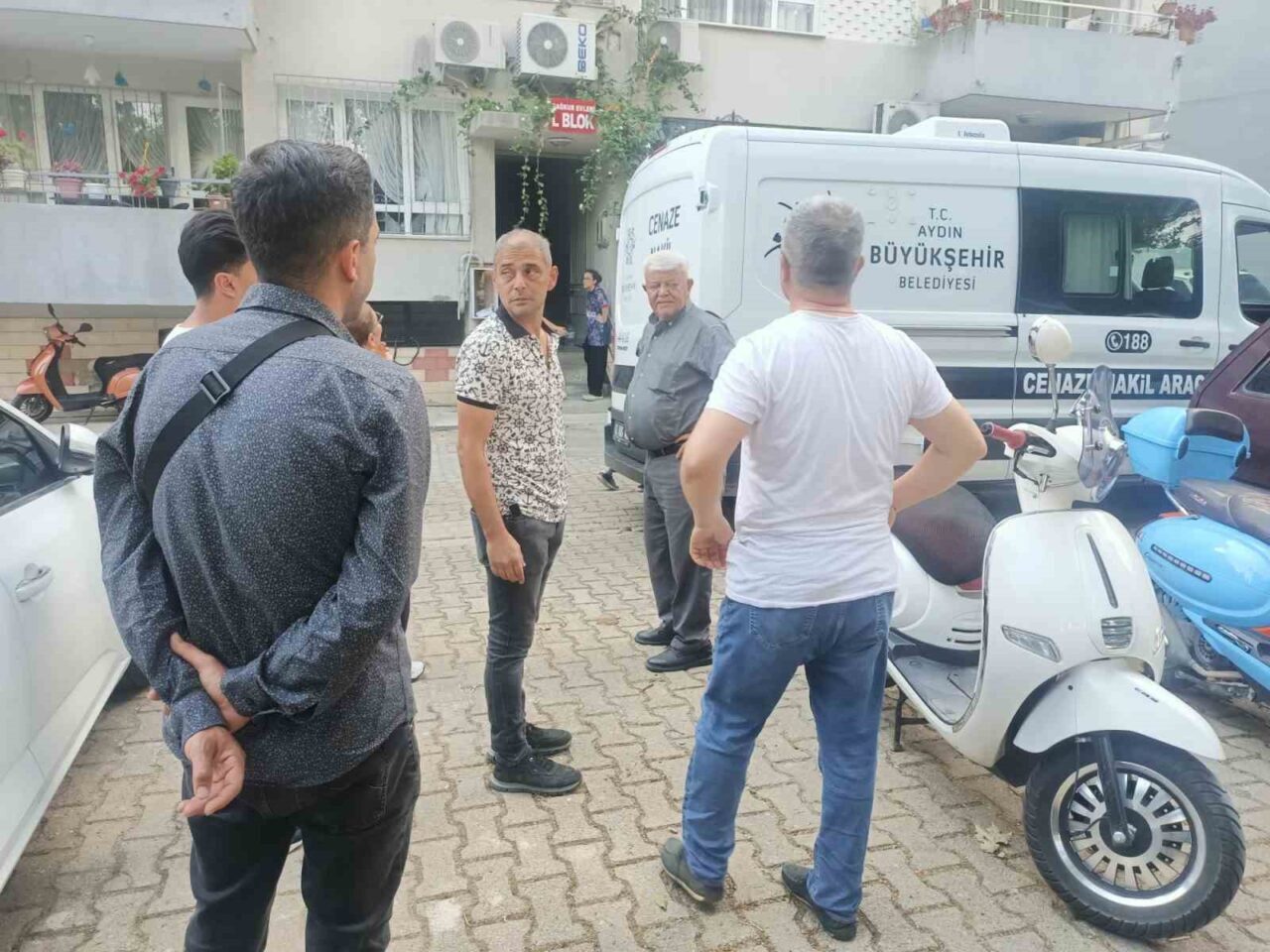 Aydın’ın Efeler ilçesinde kanser tedavisi gören yaşlı adam, eşi tarafından