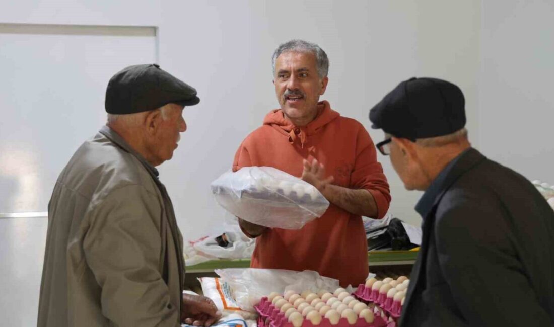 KIRŞEHİR (İHA) – Kırşehir’de bakkal işletmecisi Cihan Özdemir, ürün fiyatlarını