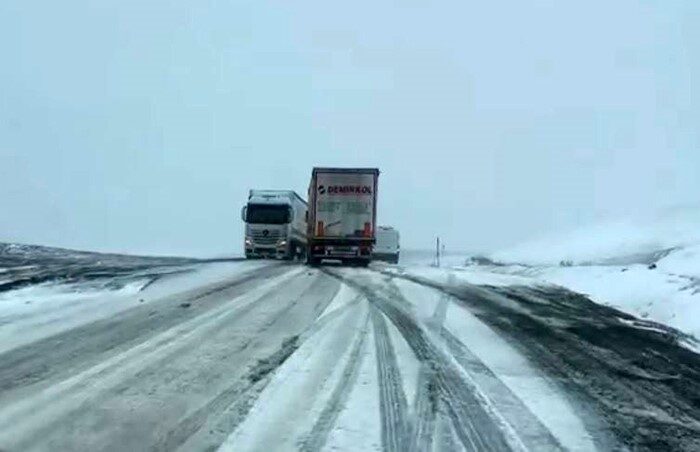 Ardahan’ın Posof ilçesindeki 2 bin 550 rakımlı Ilgar Dağı Geçidi’nde