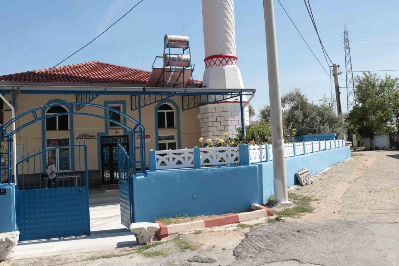 Aydın’ın İncirliova ilçesine bağlı Karabağ Mahallesi’nde cami ve sağlık evinde
