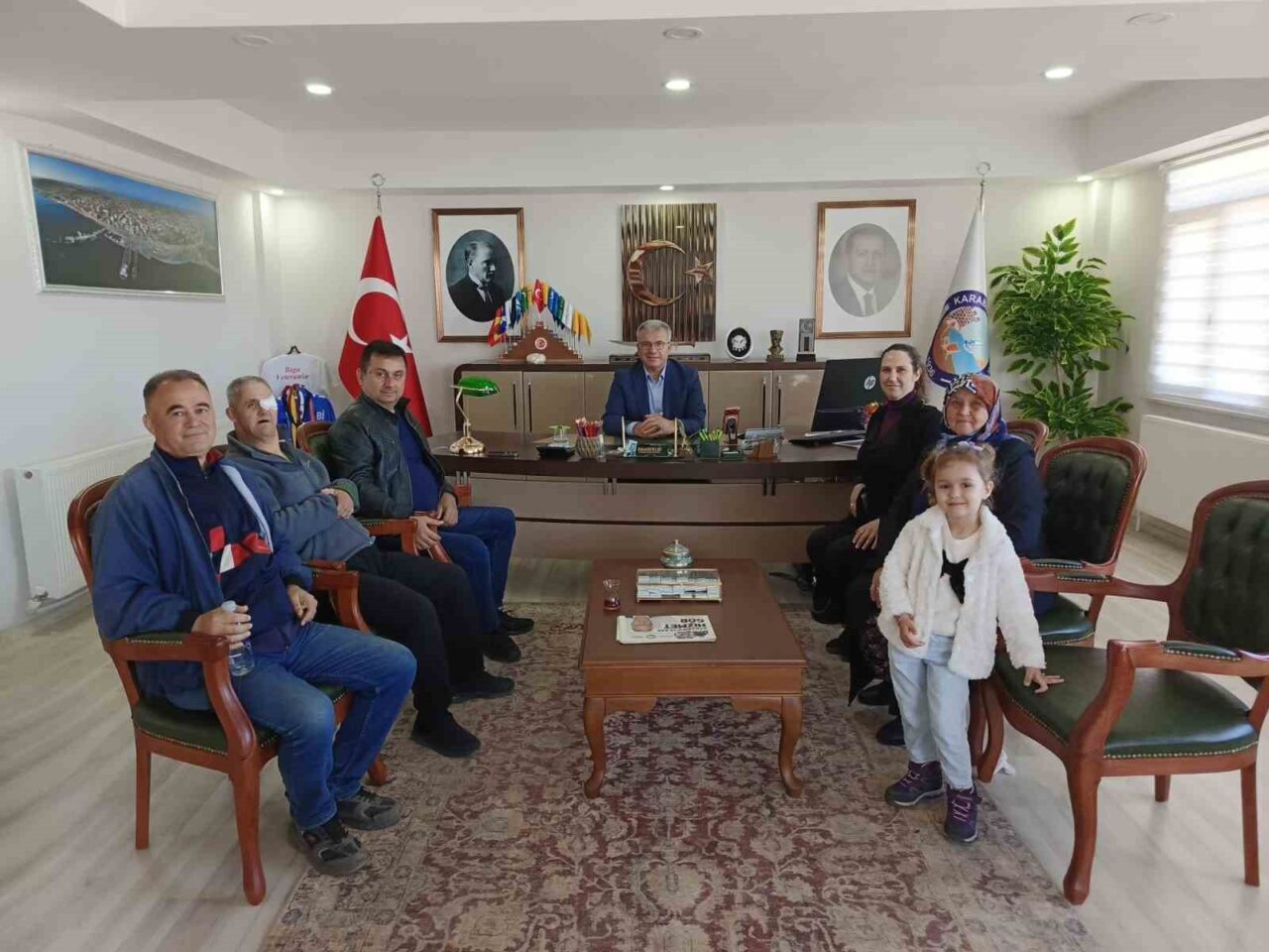 Karabiga’da yaşayan özel gereksinimli Ali Fahri Koyun, Karabiga Belediye Başkanı