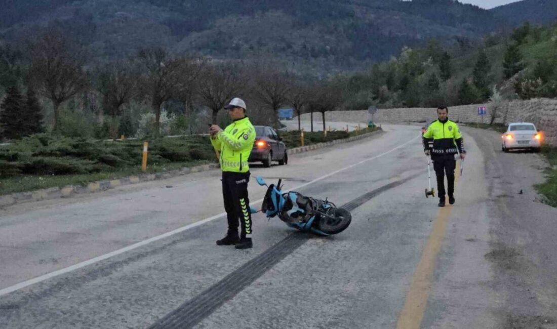 Karabük’ün Safranbolu ilçesinde otomobil ile motosikletin çarpıştığı kazada ağır yaralanan