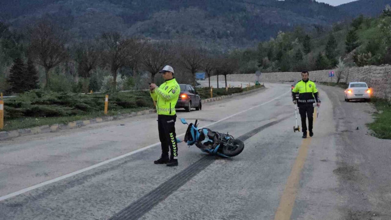 Karabük’ün Safranbolu ilçesinde otomobil ile motosikletin çarpıştığı kazada ağır yaralanan