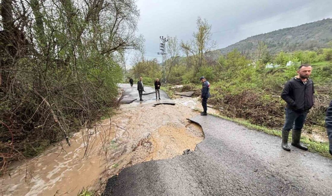 Karabük’te etkili olan sağanak ve dolu nedeniyle bazı bölgelerde sel